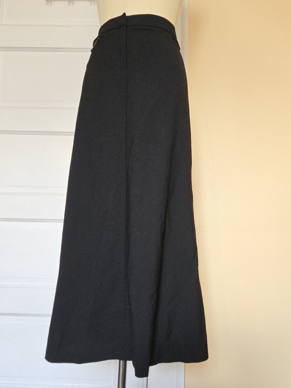 Black wool maxi skirt with small chain zipper pocket - Picture 6 of 9